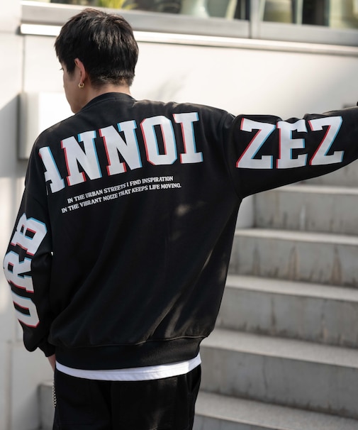 アクセ付き裏シャギーグラフィックプルオーバー