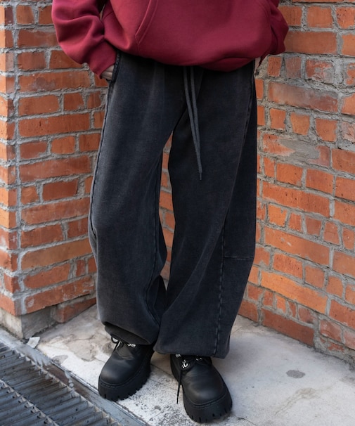 カーブデザインスウェットパンツ