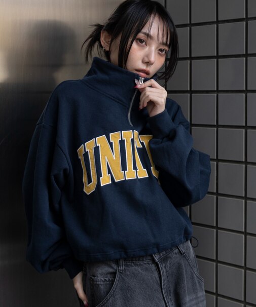 グラフィックハーフジップスウェット