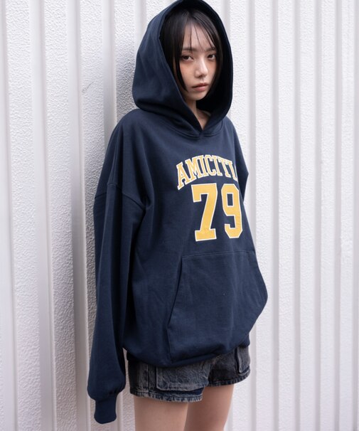 グラフィックビッグプルパーカー