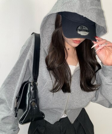 ショートZIPパーカー