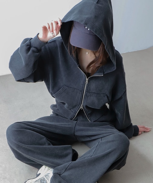 ショートZIPパーカー