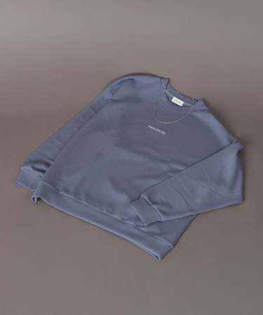 アクセ付きフォトグラフィックプルオーバー