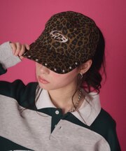 スタッズロゴキャップ