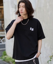 アクセ付きストレートライングラフィックT（SS）