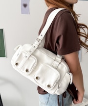 アイレットデザインボストンバッグ