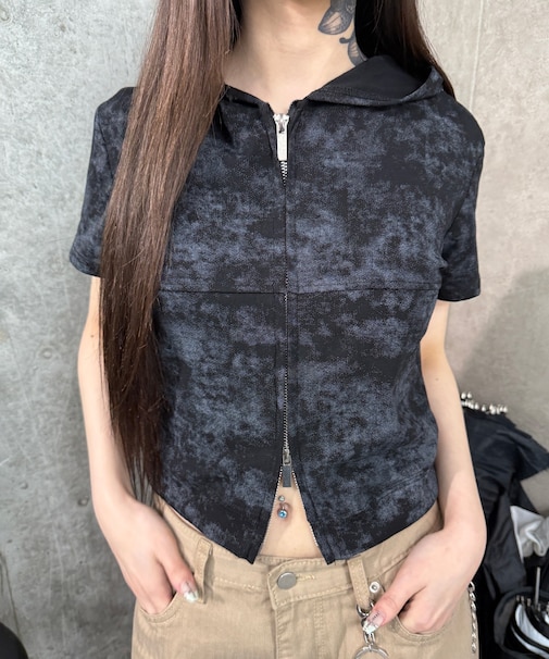 フーデッドZIPトップ