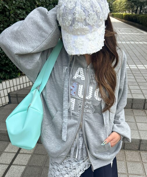 パッチワークメッセージパーカー