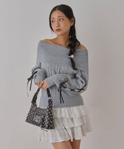 オフショルケーブルニット