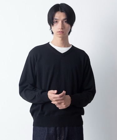Vネックニットプルオーバー