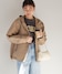 ベージュ