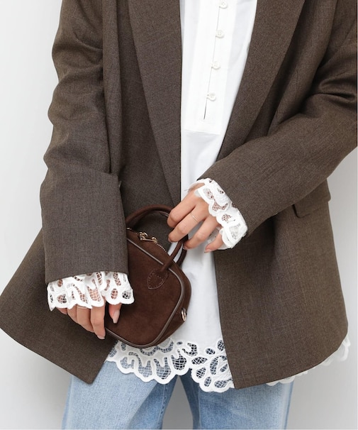 エンブロイダリーブラウス