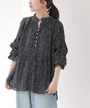 ［26SS新作］コットンボイルクリンクルタックフリルプルオーバー（ドット柄）