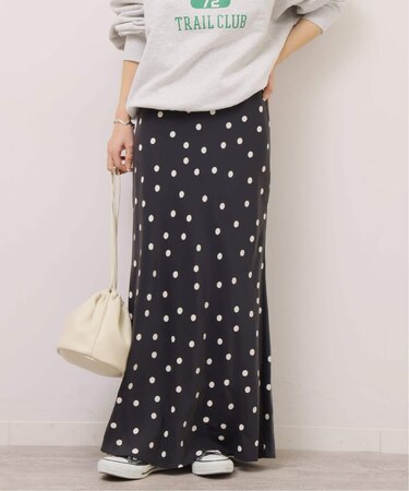 ランダムドットロングスカート