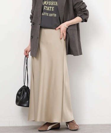 バイアスサテンスカート