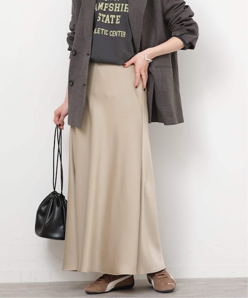 バイアスサテンスカート