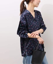 小花プリントオープンカラーシャツ