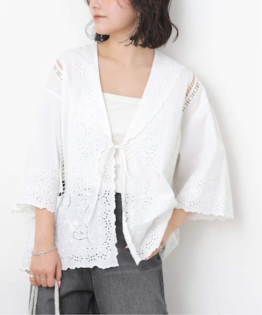 スクエアエンブロイダリーフラットカラーブラウス