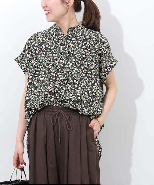 フラワープリントフレンチスリーブブラウス