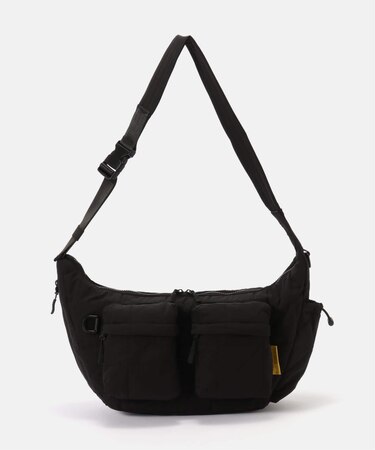 【KiU/キウ】 PADDED W-POCKET SHOULDER BAG