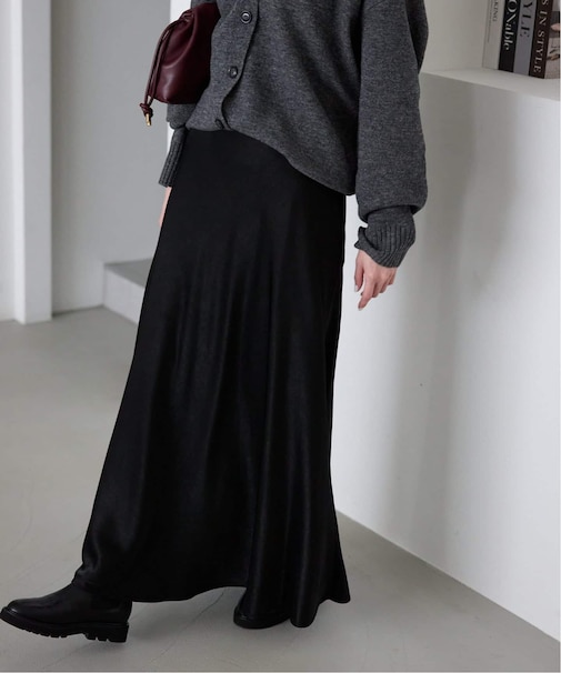 《WEB限定カラー有り/追加》グロッシーサテンフレアスカート