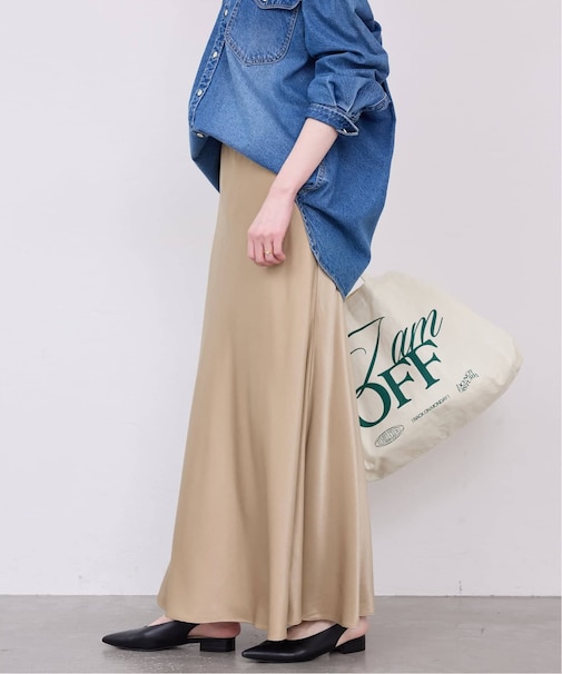 《ブラックのみWEB限定/追加2》グロッシーサテンフレアスカート