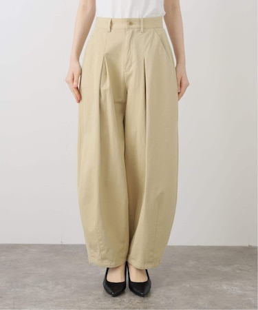 パウダリーチノタックカーブトラウザー