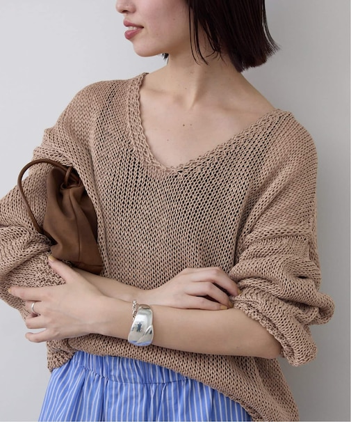 ギマヤーンVネックプルオーバー