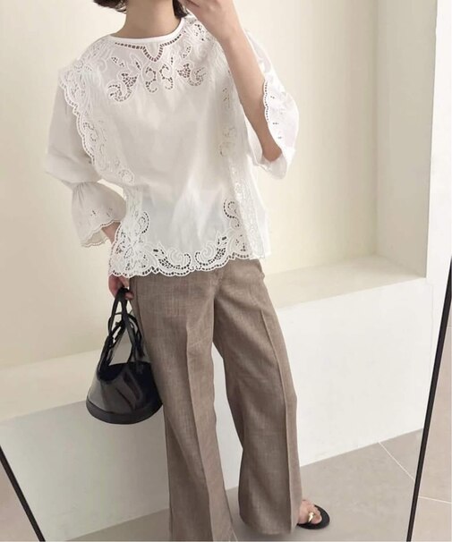 カットワークブラウス