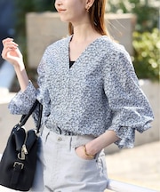 Vネックフレアスリーブブラウス