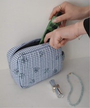 Margaux Dereume × SLOBE キルティングポーチ