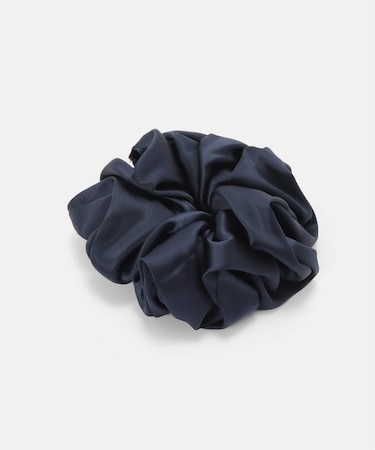 A Bronze Age/ブロンズエイジ SILKシュシュ/NAVY OVERSIZED SILK SCRUNCHIE