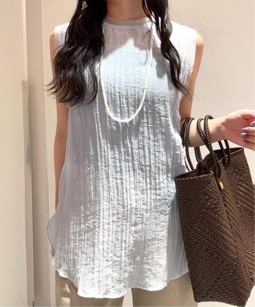シアーノースリブラウス