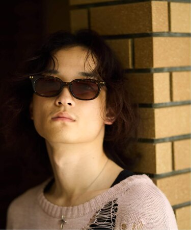 SZADE/エスザーデBATES