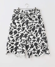 DISCOVERED / ディスカバード COW PRINT DOUBLE KNEE SHORTS
