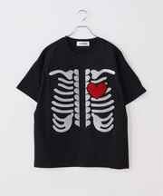 DISCOVERED / ディスカバード BRUSH BONE&HEART TEE