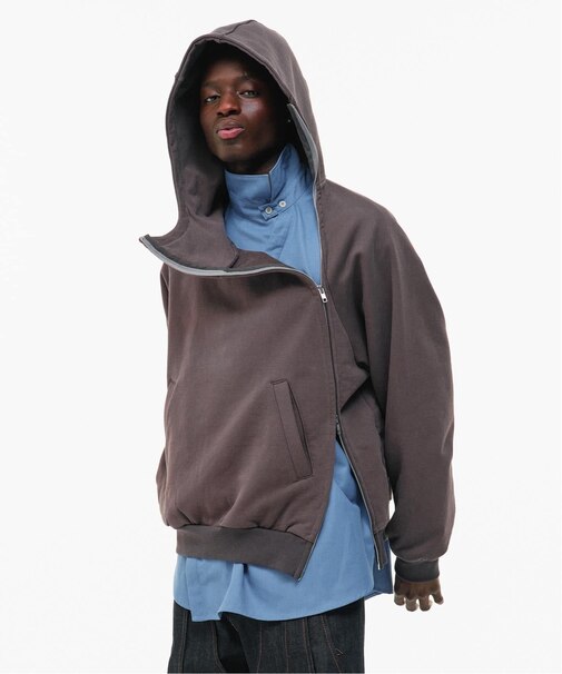 GOAT ESSENCE / ゴートエッセンス CURVED-ZIP HOODIE