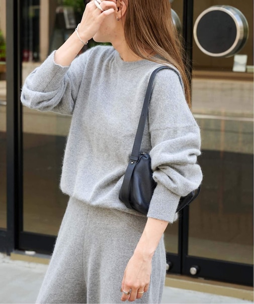 クルーネックニットプルオーバー