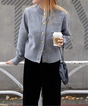 ゴールドボタンクルーネックカーディガン