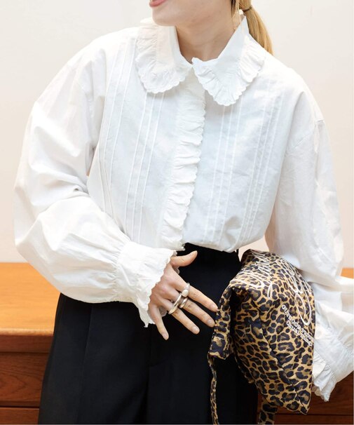 カットワークレースブラウス