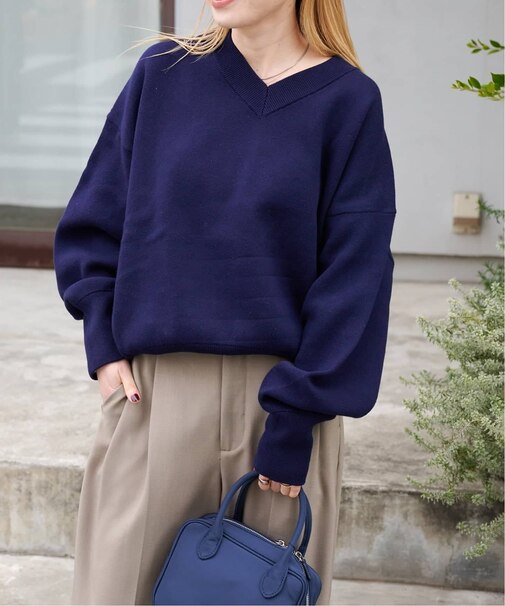 スウェットライクVネックニットプルオーバー