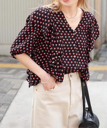 フラワープリント五分袖フリルブラウス