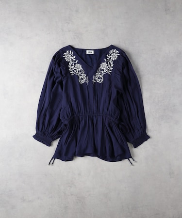 刺繍ブラウス