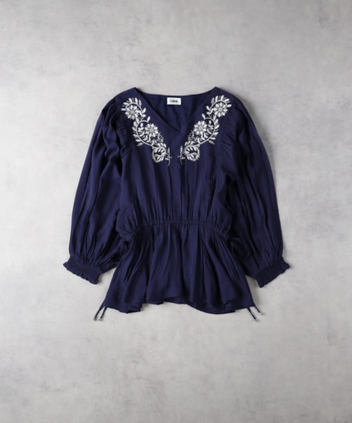 刺繍ブラウス