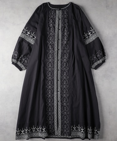 ハニーサックルローズ 刺繍ワンピース