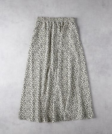 ハニーサックルローズ レオパード柄スカート