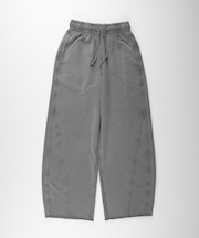 ハニーサックルローズ 加工スウェットパンツ