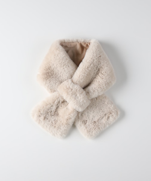 ハニーサックルローズ フェイクファーティペット