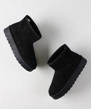 ハニーサックルローズ フェイクムートンショートブーツ