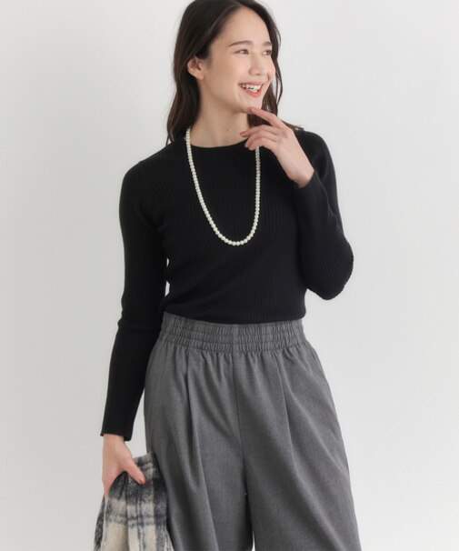 ハニーサックルローズ もちもちハイネックセーター